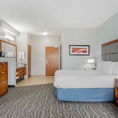 Best Western Plus Peppertree Inn At Omak Exterior photo