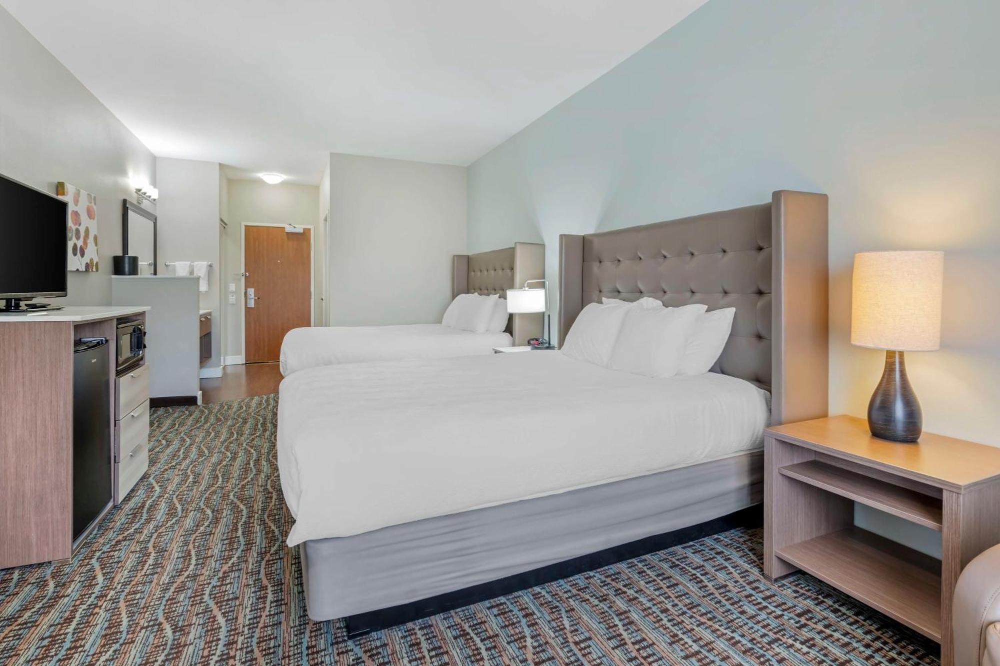 Best Western Plus Peppertree Inn At Omak Exterior photo