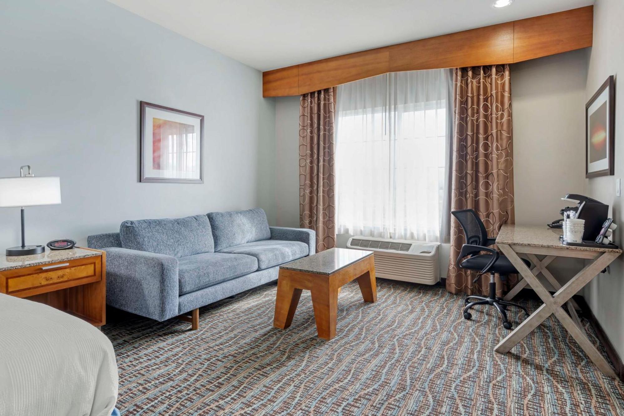 Best Western Plus Peppertree Inn At Omak Exterior photo