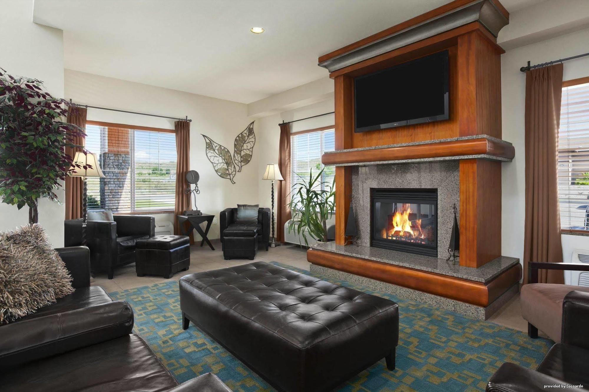 Best Western Plus Peppertree Inn At Omak Exterior photo